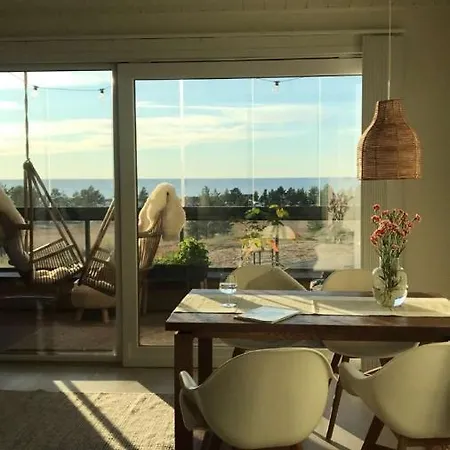 Sunbeach With Seaview And Sauna Apartmán *